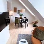 Charmerende Taglejlighed